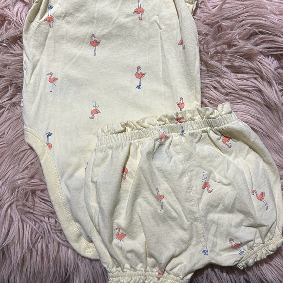 Baby Gap Flamingo Set - Picture 5 of 5